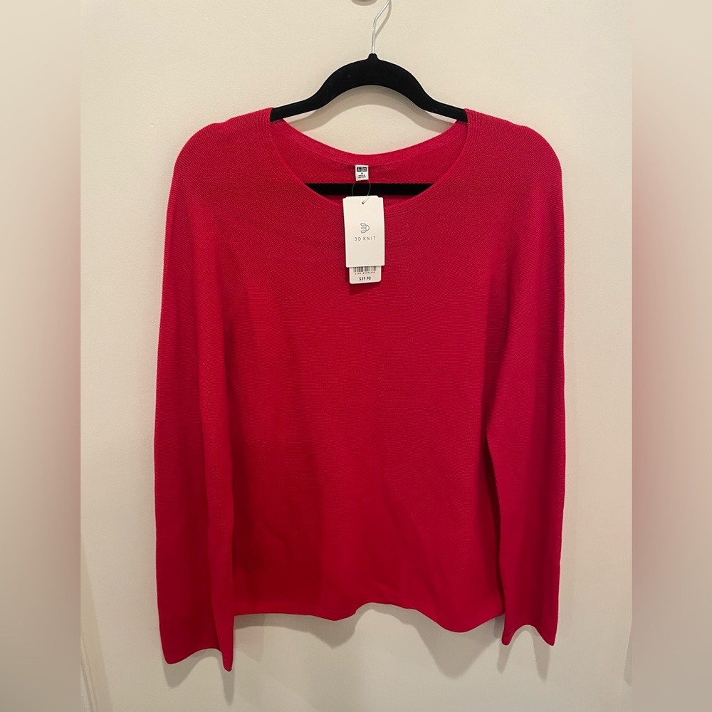 Uniqlo Women's Vibrant Red Long Sleeve Sleeve 3D Knit Top, Size M